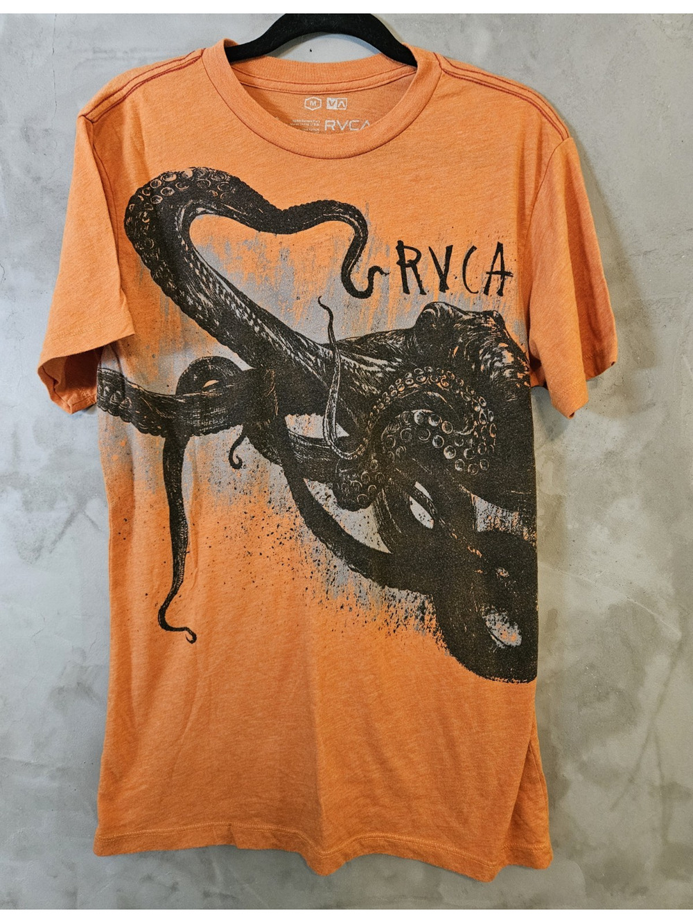 RVCA Men’s Orange Octopus Graphic Logo Crew Neck Short Sleeve T-Shirt size M